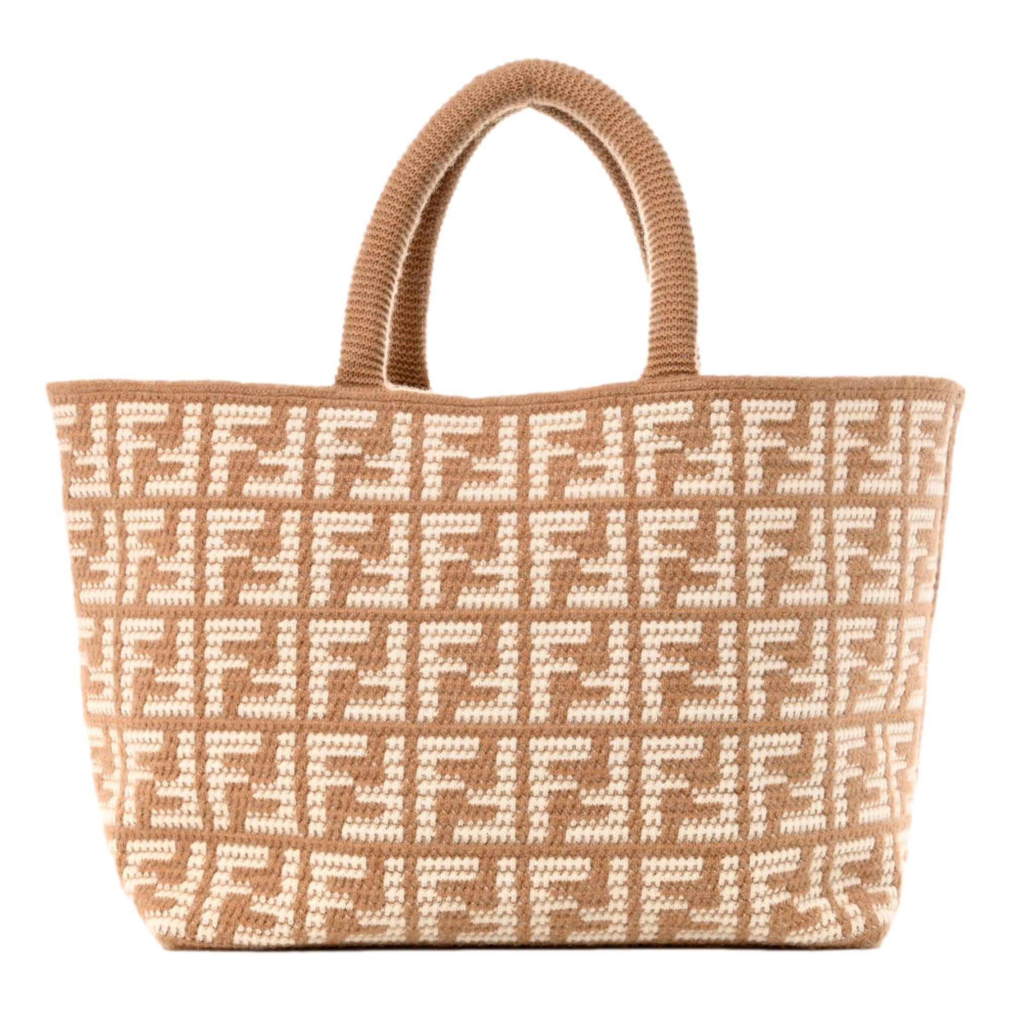 Luxurious Fendi FF Knitted Cashmere Large Shopper Tote Bag - Shop Bags