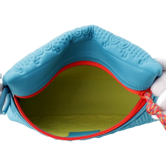 Gucci GG Scuba Neon Blue Clutch – Elevate Your Style Today!