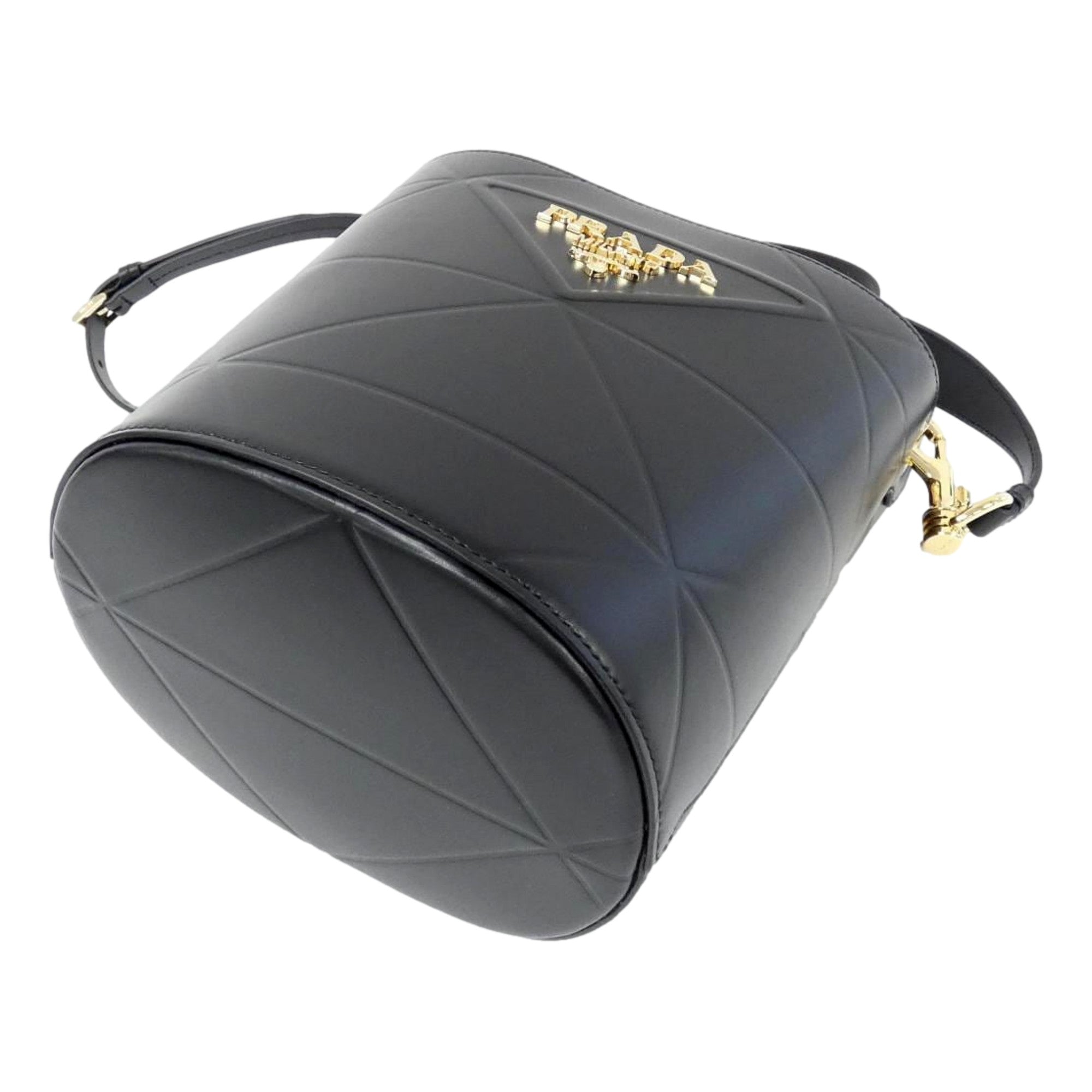 Stylish Prada Bucket Bag: Black Crossbody Bag for Elegance & Function