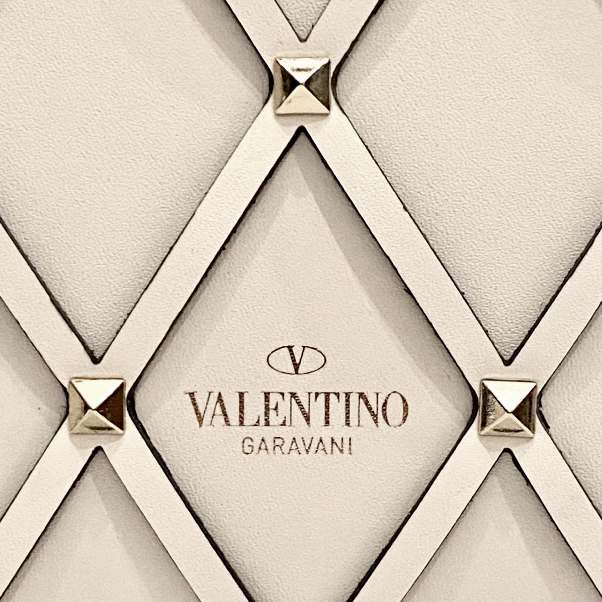 Valentino Garavani Crossbody Tote: Luxury Ivory Leather Bag