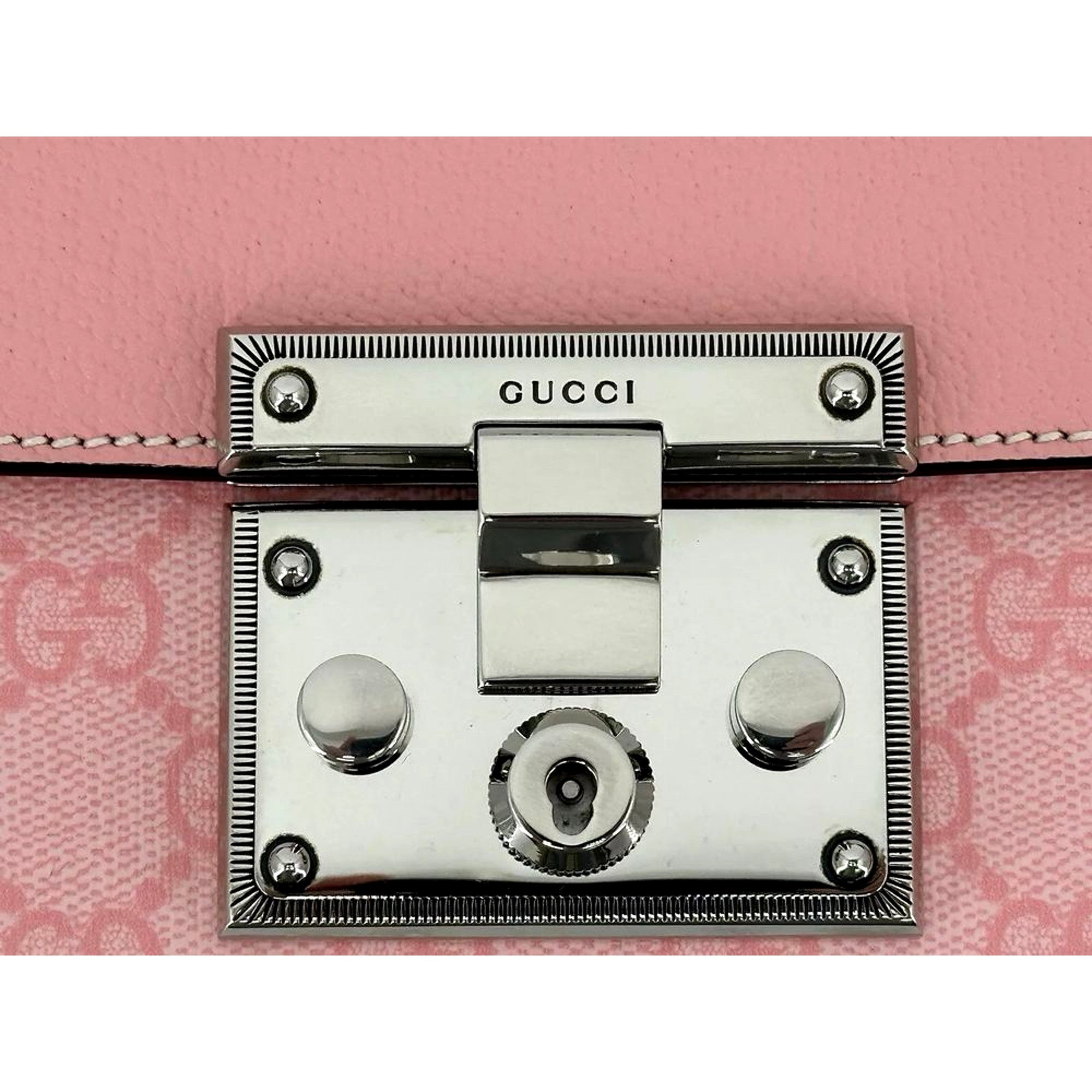 Gucci Pink GG Supreme Padlock Handbag - Luxury Meets Versatility
