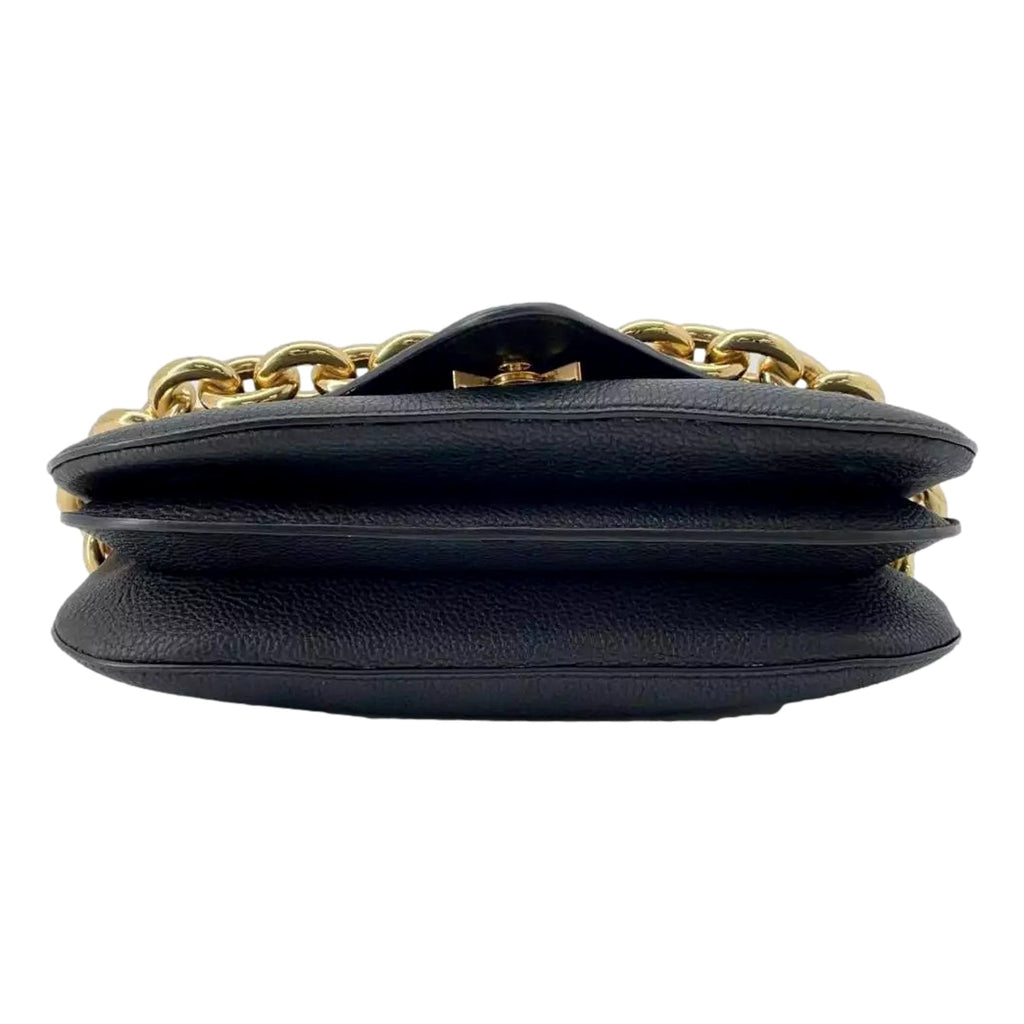 Bottega Veneta Shoulder Bag: Elegant Black & Gold Leather Purse