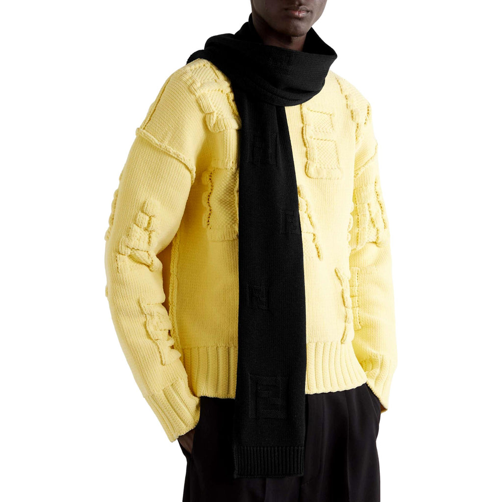 Fendi FF Wool Scarf: Luxurious Jacquard Warmth, Italian-Made Elegance