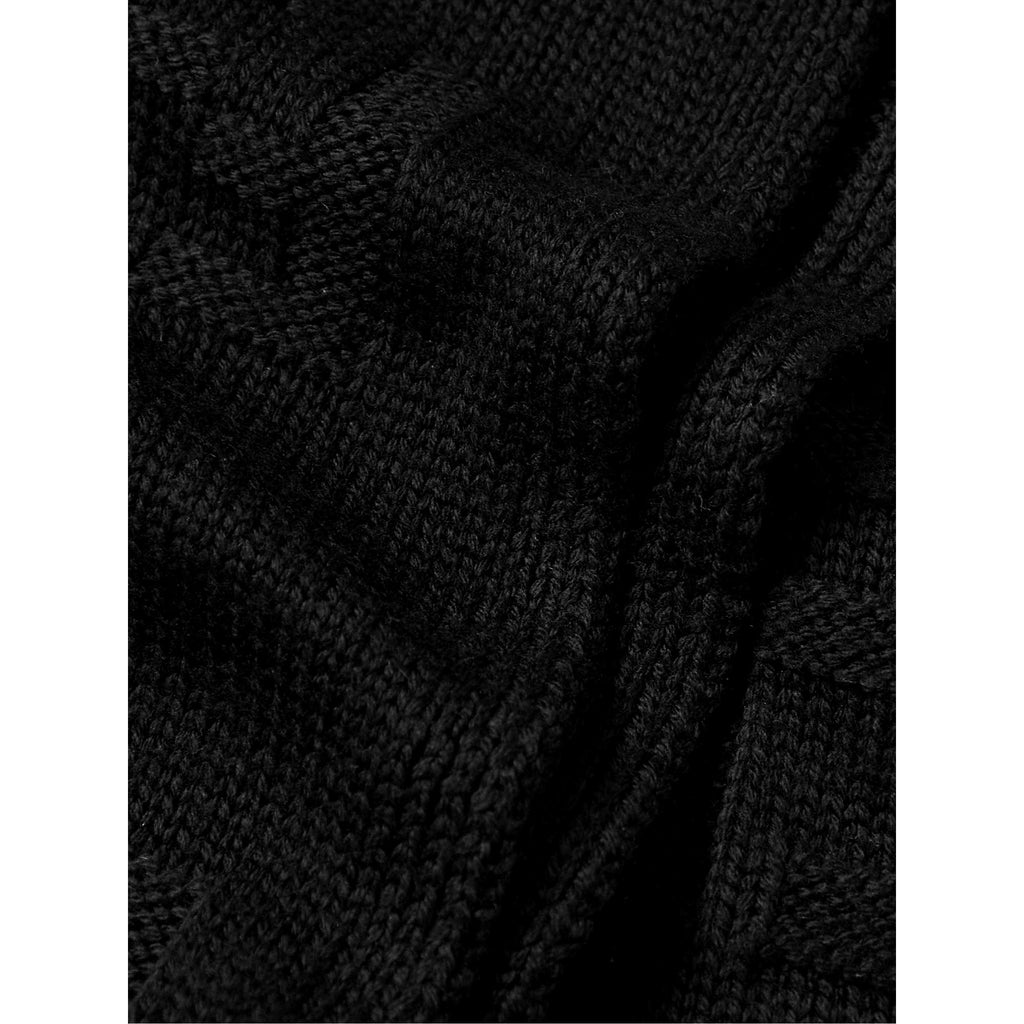 Fendi FF Wool Scarf: Luxurious Jacquard Warmth, Italian-Made Elegance