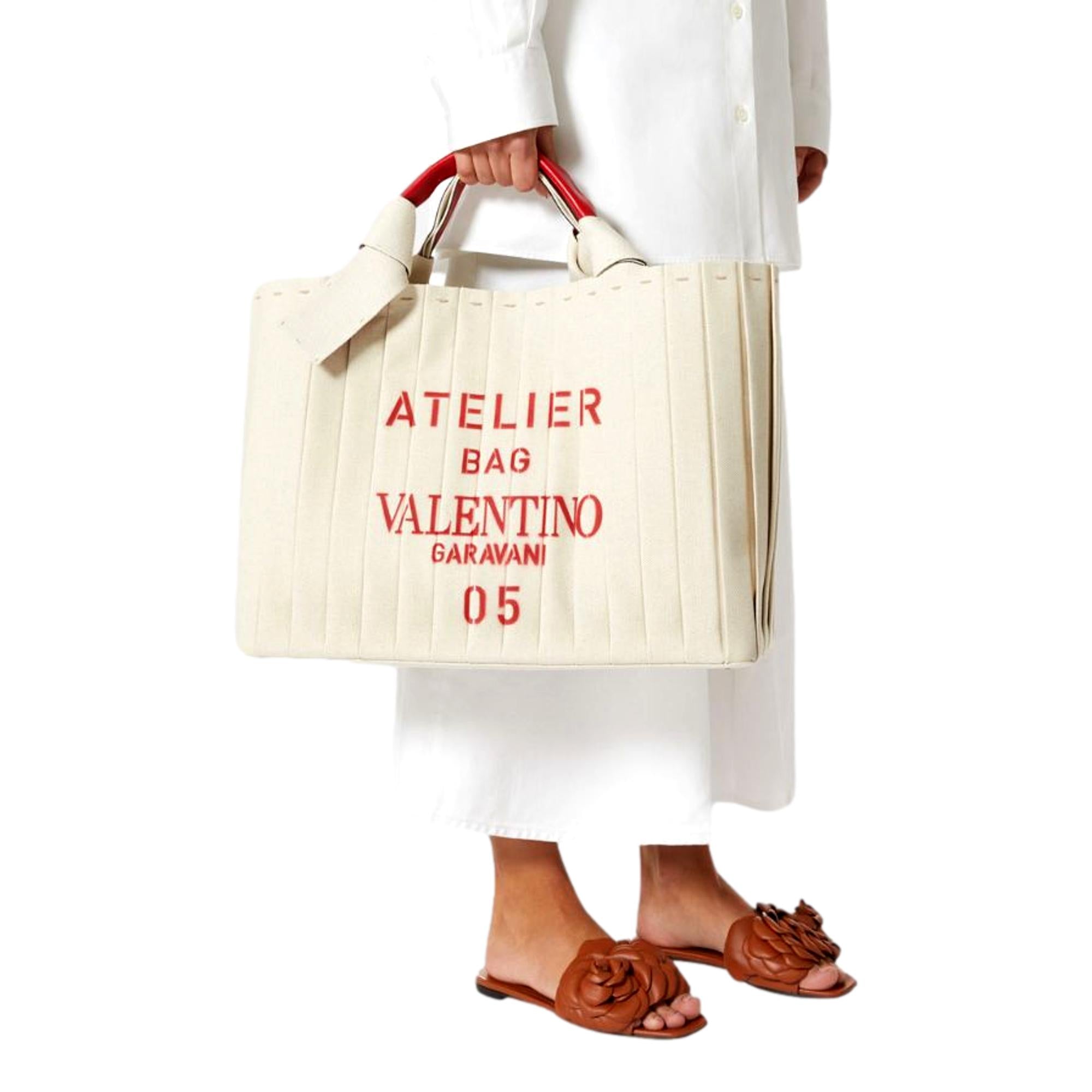 Valentino Garavani Sac Atelier Tote: Stylish & Functional Canvas Bag