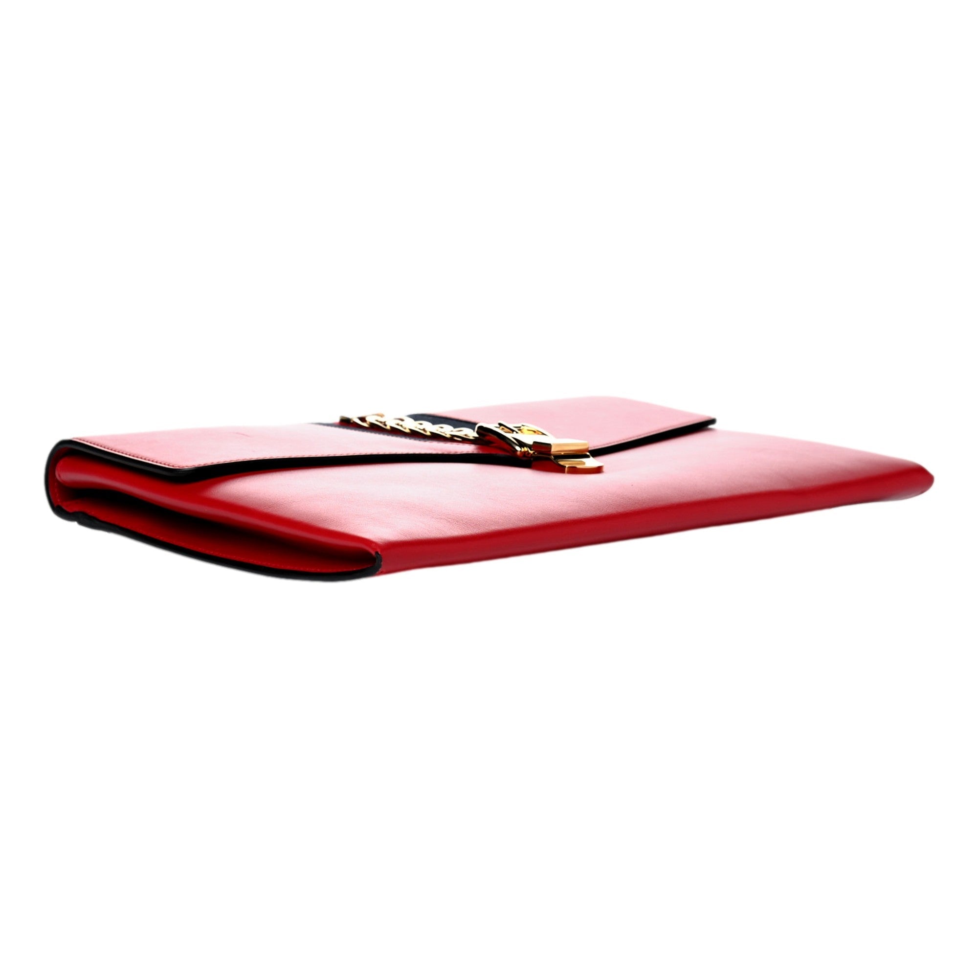 Used Gucci Red Clutch Bag: Elegant Maxi Sylvie for Style Lovers
