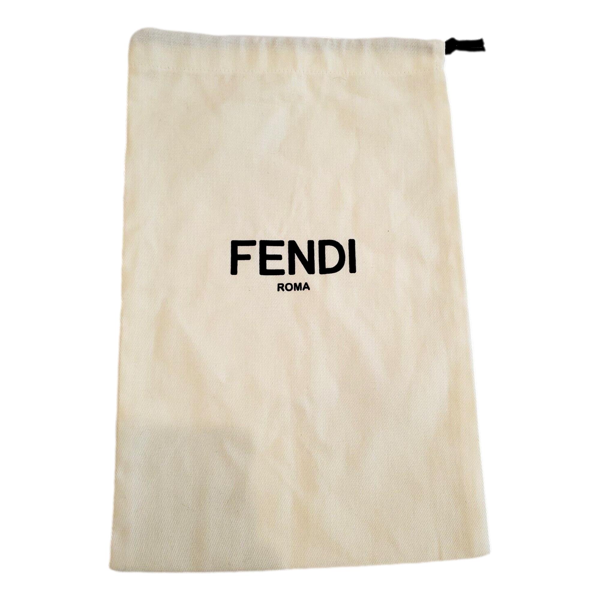 Fendi Scarf: Luxurious Nero & Bianco Wool Scarf with FF Pattern