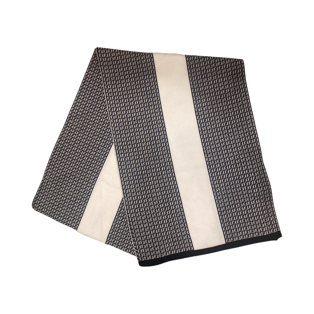 Fendi Scarf: Luxurious Nero & Bianco Wool Scarf with FF Pattern