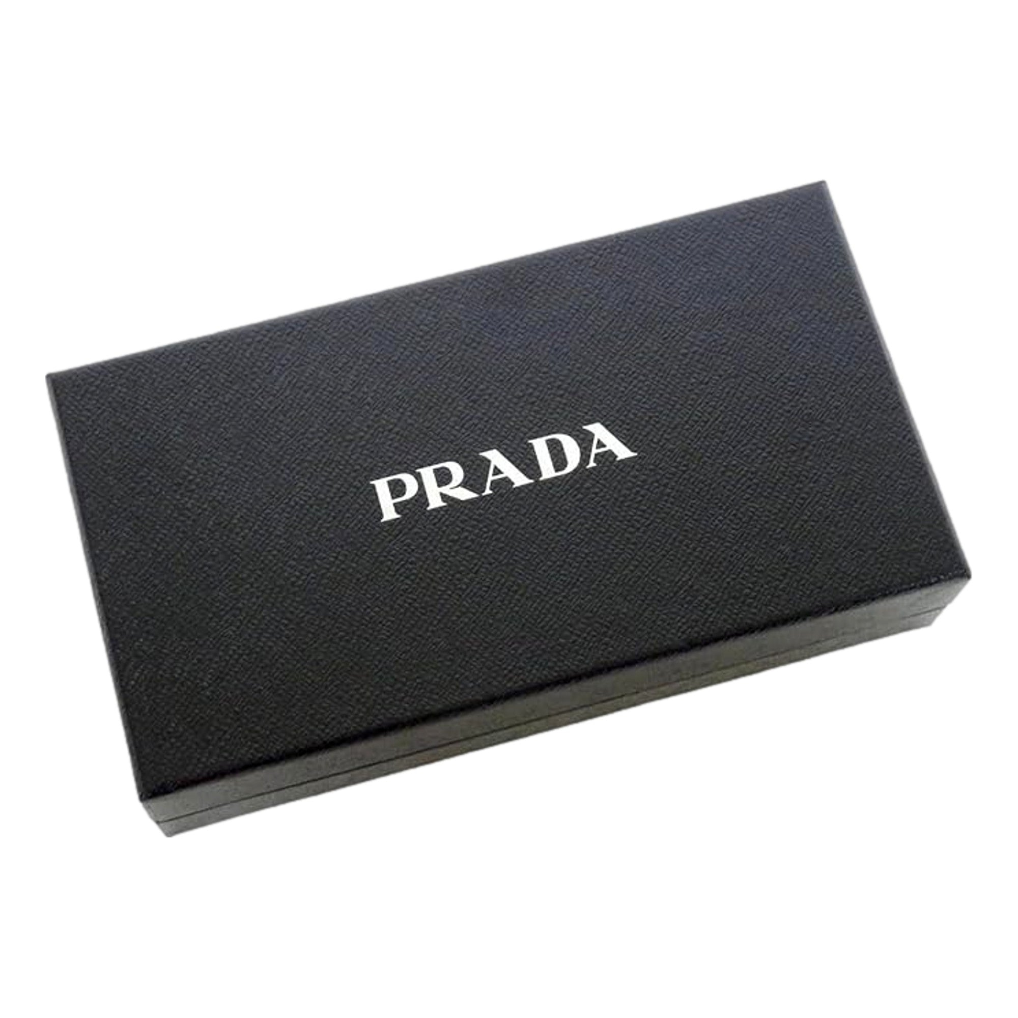 Elegant Leather Wallet: Prada Argilla Grey Wallet, Zip-Around Style