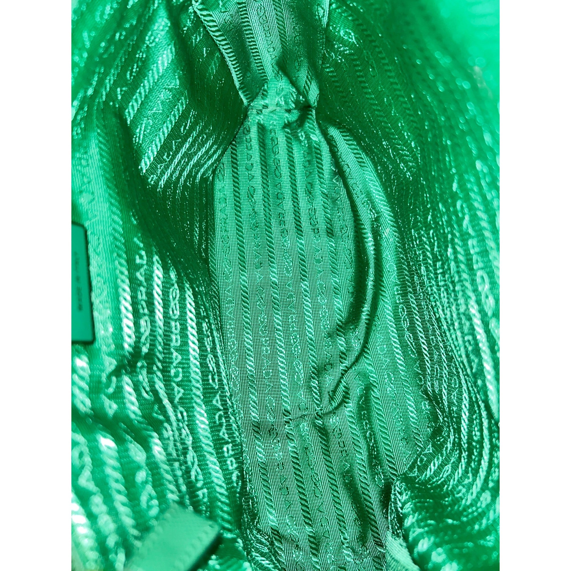 Prada Re-Edition 1995 Green Tote: Chic, Sustainable Luxury