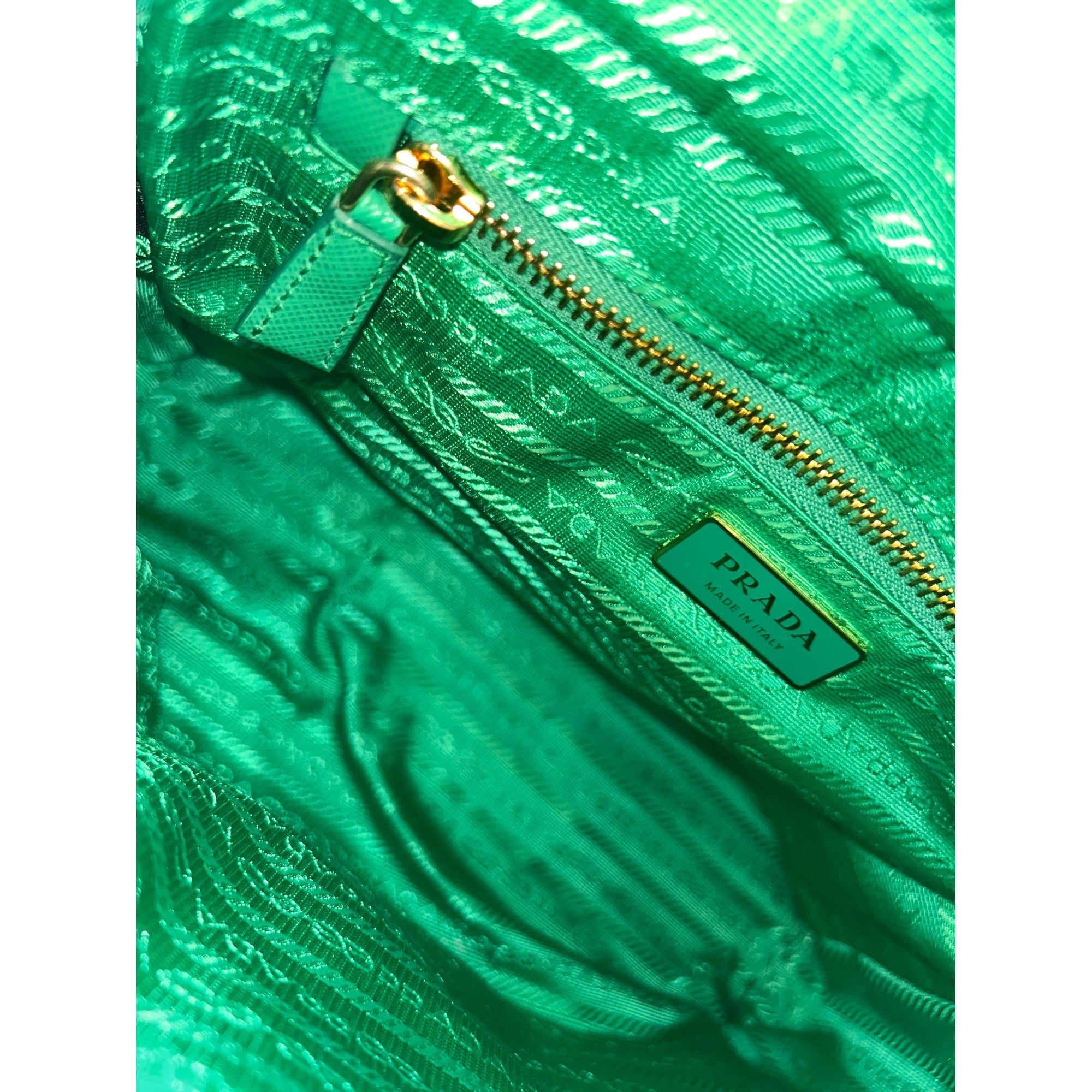 Prada Re-Edition 1995 Green Tote: Chic, Sustainable Luxury